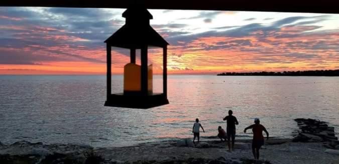 App Palcic K Apartment Novigrad  ภายนอก รูปภาพ