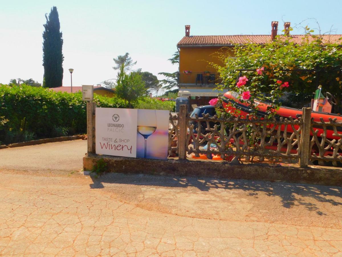 App Palcic K Apartment Novigrad  ภายนอก รูปภาพ