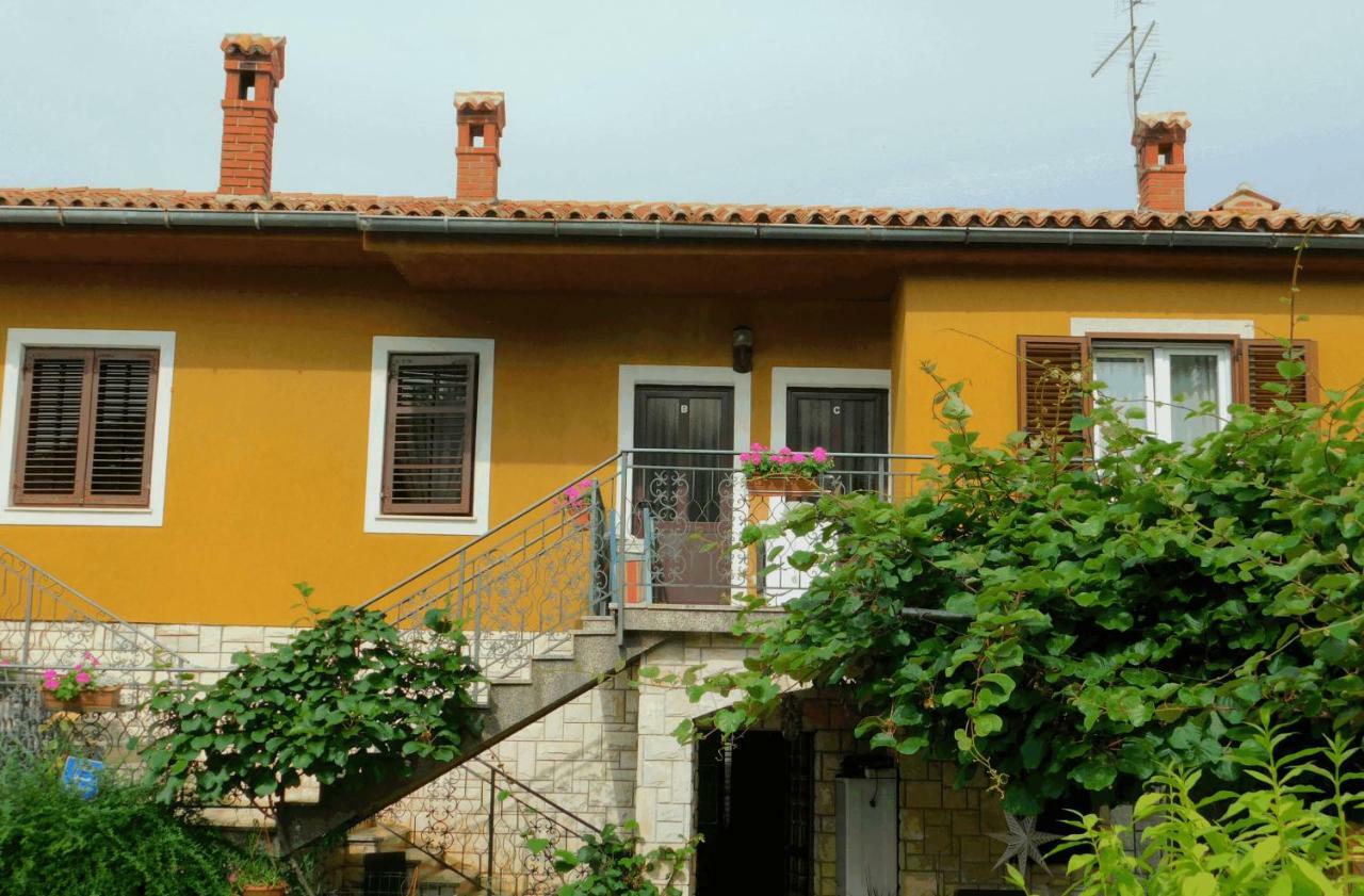 App Palcic K Apartment Novigrad  ภายนอก รูปภาพ